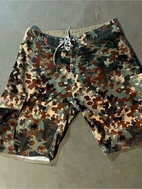 Lost Men's Camo Board Shorts - Green/Brown/Tan